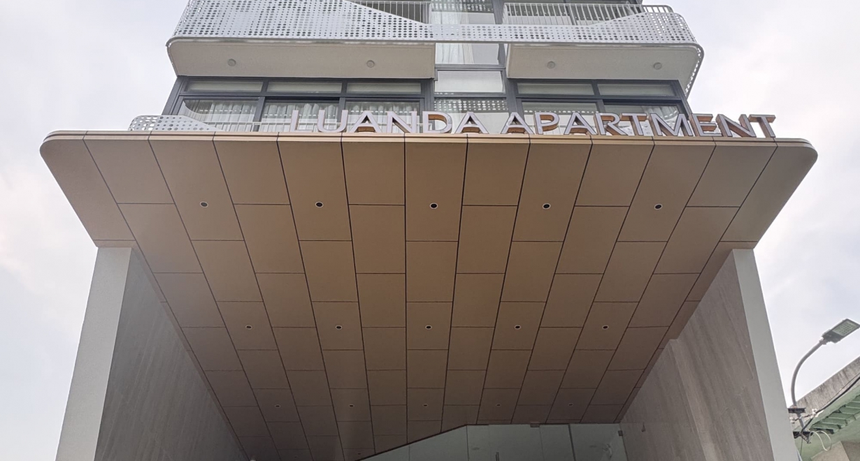 Phía trước LUANDA