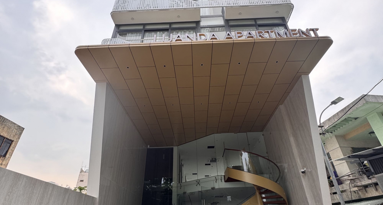 Phía trước LUANDA